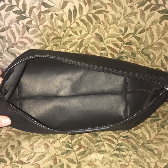 💥SALE💥 Black Bag - Picture 6 of 7